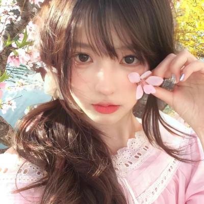 她不知道那些鸟的名字